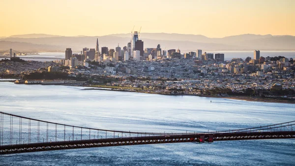 Zlatý hradní most San Francisco Kalifornie západní pobřeží východ slunce — Stock fotografie