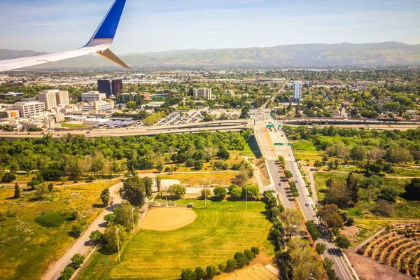 Fliegen über san jose kalifornien — Stockfoto