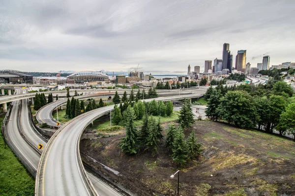 Пасмурный день над Сиэтлом, Вашингтон — стоковое фото