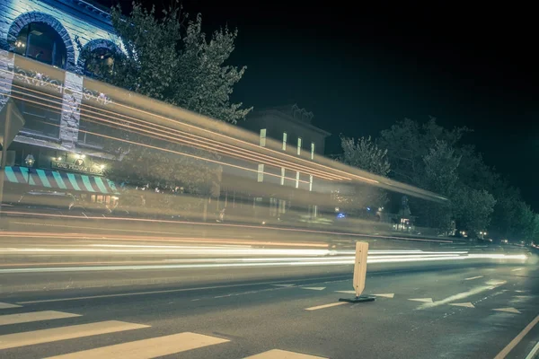 Νιούπορτ του Ρόουντ Άιλαντ στους δρόμους της πόλης το βράδυ — Φωτογραφία Αρχείου