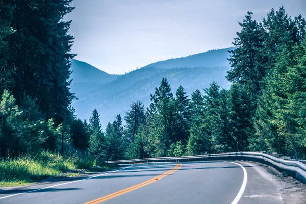 Vast scenic montana state landscapes and nature — Stock Photo, Image