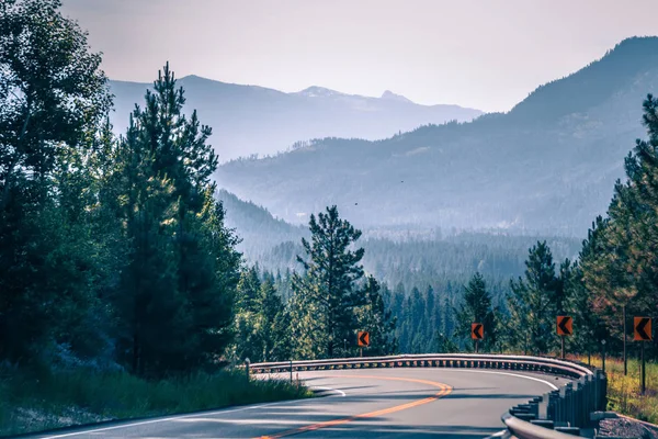 Vastes paysages pittoresques du montana et la nature — Photo