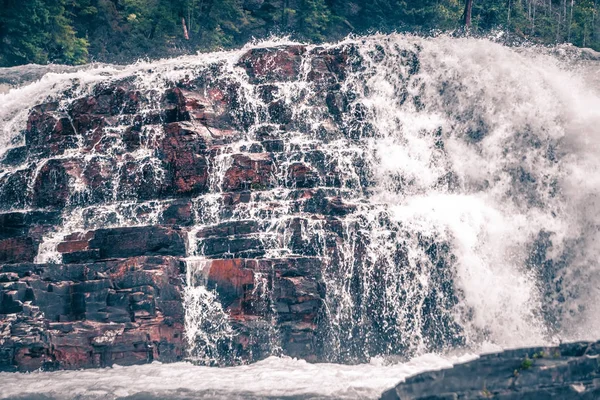 Kootenai river vattnet faller i montana berg — Stockfoto