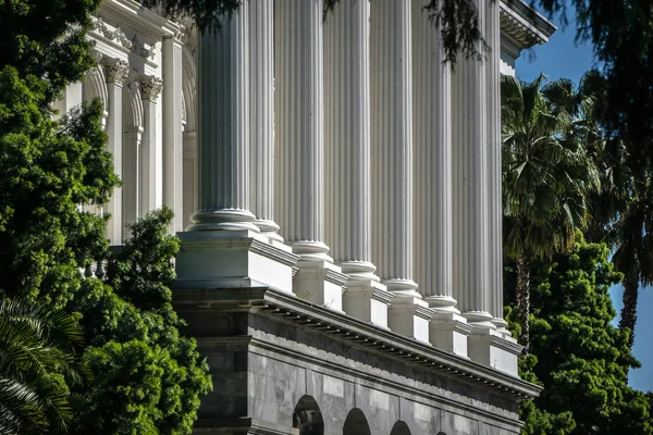 Vista sulla città intorno alla California edificio capitolino di stato in sacramento — Foto Stock