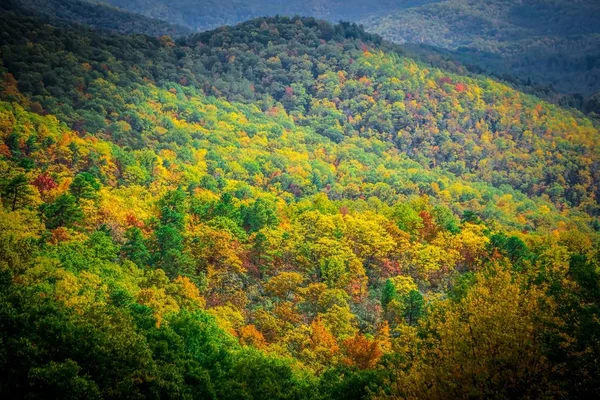 Herfst seizoen op blue ridge parkway — Stockfoto