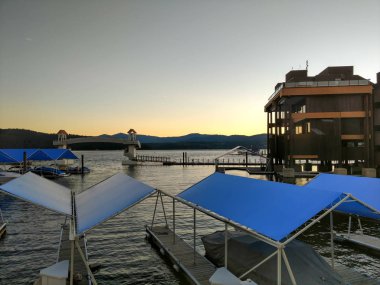 gün batımı tekne marina Gölü coeur dalene üzerinde