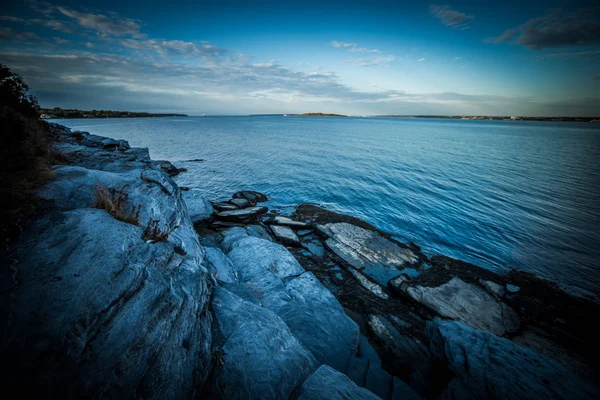 Newport Bridge conectando newport e jamestown ao nascer do sol — Fotografia de Stock