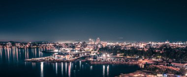 Victoria british columbia şehir ışıkları görünümünden gemisi