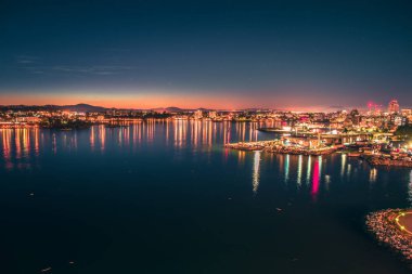 Victoria british columbia şehir ışıkları görünümünden gemisi