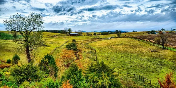 Estado de virginia lado del país durante la temporada de otoño — Foto de Stock