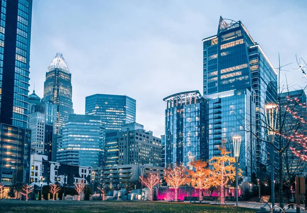 Addobbi natalizi intorno charlotte nord carolina e — Foto Stock