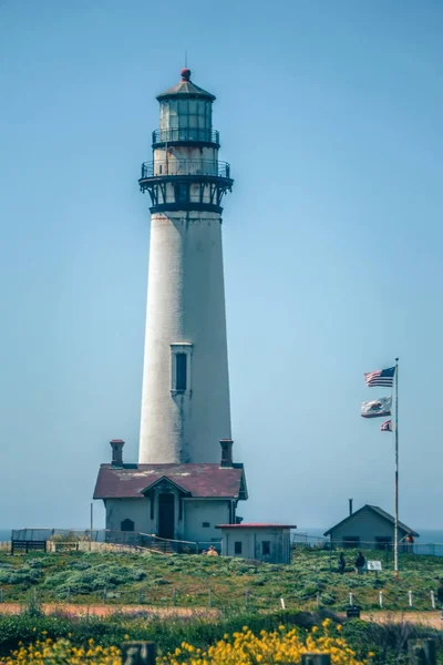 ピジョン ポイント灯台と太平洋岸の風景 — ストック写真
