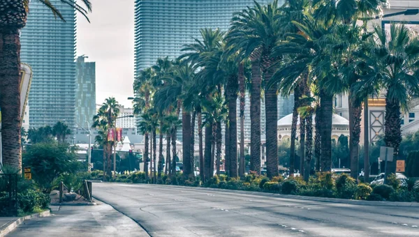 De skyline van de stad van Las vegas nevada en vegas strook bij nacht — Stockfoto