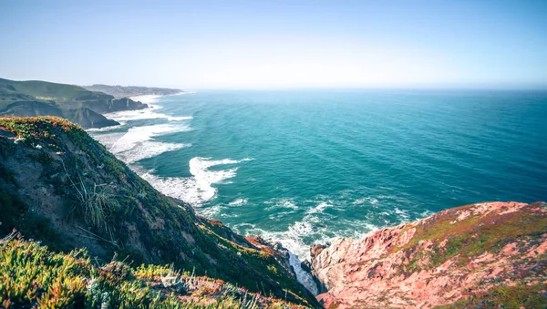 Grå whale cove beach och devils slide park i Kalifornien — Stockfoto