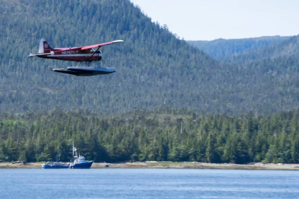 Sola hélice avión pontón avión acuático aterrizaje Alaska Last Fro — Foto de Stock
