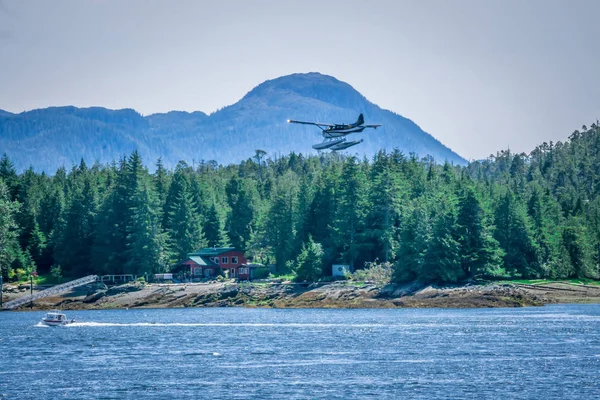 Interior pasaje montaña vistas alrededor ketchikan alaska — Foto de Stock