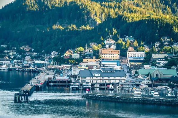 Scenario intorno alaskan città di ketchikan — Foto Stock