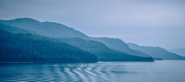 Schöne Landschaft im alaska-Gebirge — Stockfoto