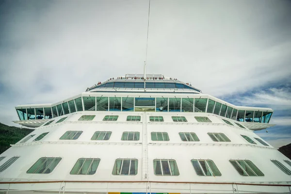 Landschap rond alaskan stad van ketchikan — Stockfoto