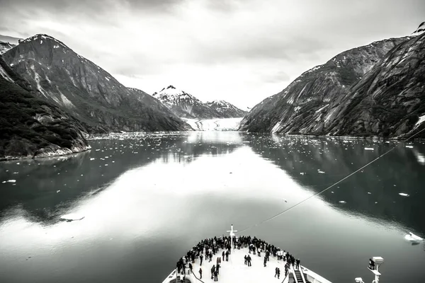 Prachtige sawyer gletsjer op het puntje van tracy arm fjord — Stockfoto