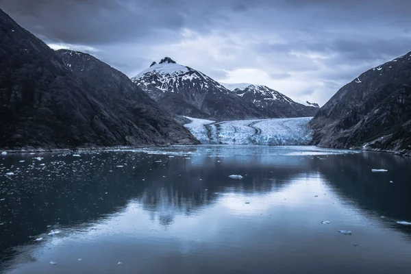 Magnífico glaciar Sawyer en la punta del fiordo de Tracy Arm — Foto de Stock