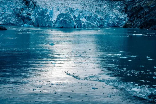 Sawyer Glacier v Tracy Arm Fjord na Aljašce zaděláno — Stock fotografie