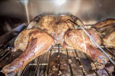 bütün tavuk elektrikli Barbekü sigara füme