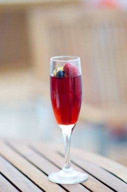 jelatin tatlı masasında yemeye hazır