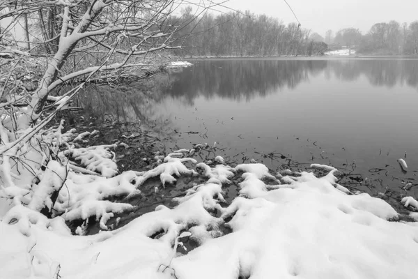Χιόνι καλυμμένα τοπία στο Μπέλμοντ Βόρεια Καρολίνα κατά μήκος Κατάμπα — Φωτογραφία Αρχείου