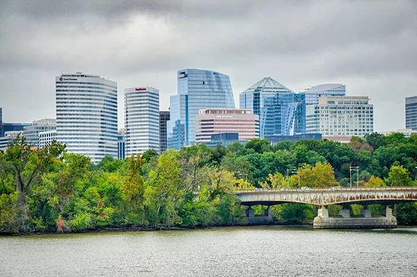 Distric skyline arlington Rosslyn, przez rzekę z washington d — Zdjęcie stockowe