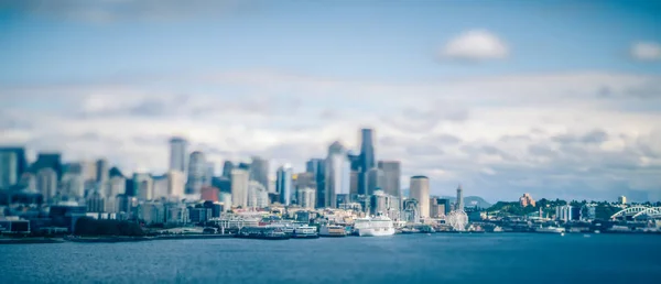 Porto di Seattle e moli e dintorni nella giornata di sole — Foto Stock