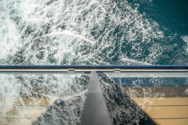 büyük cruise liner gemiden seattle alaska güvertede