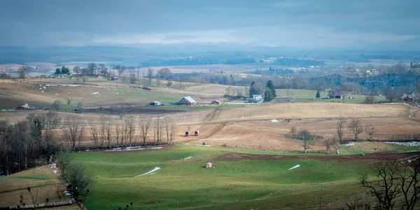 Schilderachtige natuur landschap van boerderij velden in west virginia — Stockfoto