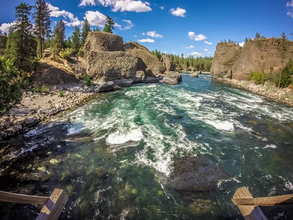 En el tazón de la orilla del río y el parque estatal pitcher en Spokane Washington — Foto de Stock