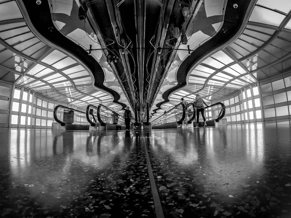 Chicago O'Hare Uluslararası Havaalanı kapalı kalabalık C — Stok fotoğraf