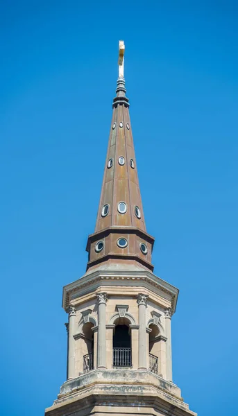 Iglesia histórica campanario en charleston sur carolina historical di —  Fotos de Stock