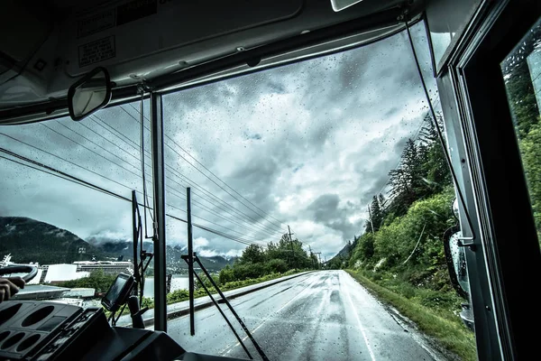 Riding on bus in juneau alaska — Stock Photo, Image