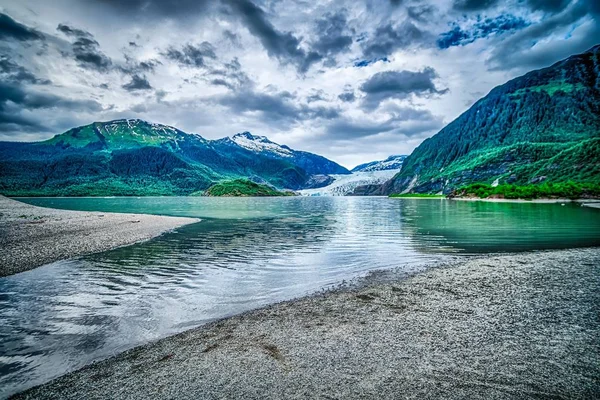 Paisaje alrededor del parque glaciar mendenhall en juneau alaska — Foto de Stock