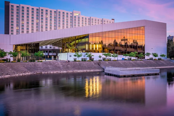 Spokane washington de skyline van de stad en convention center — Stockfoto