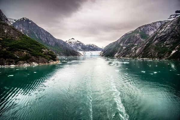 Tracy braccio fiordo scenario in giugno in Alaska — Foto Stock