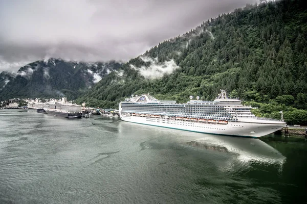 Juneau alaska usa ciudad y paisaje del norte — Foto de Stock