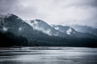 juneau alaska çevresinde Haziran ayında dağ sahneleri