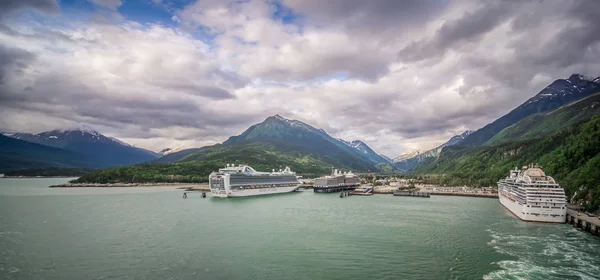 Порт Скагуэй Аляска рядом с Уайт-Пасс Британская Колумбия Канада — стоковое фото