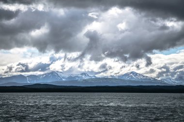juneau alaska çevresinde Haziran ayında dağ sahneleri