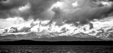 juneau alaska çevresinde Haziran ayında dağ sahneleri