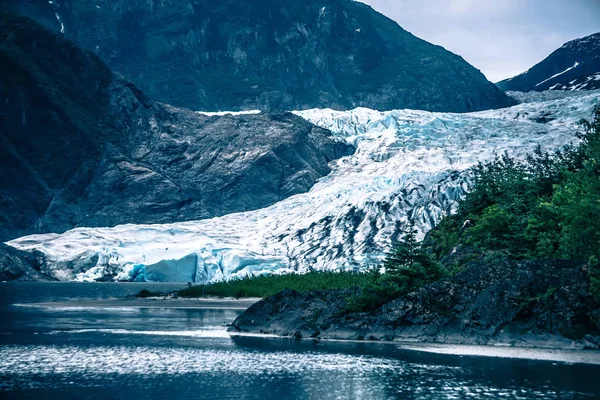 Panoramatický pohled z Aljašky Juneau Mendenhall ledovec — Stock fotografie