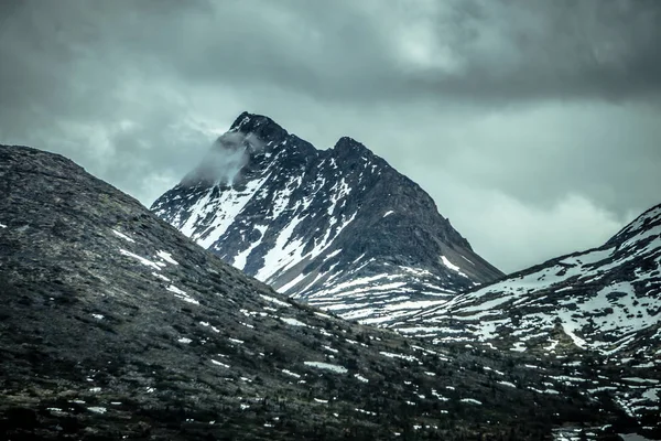 Скелясті гори сцени природи на Алясці Британської Колумбії кордоні — стокове фото