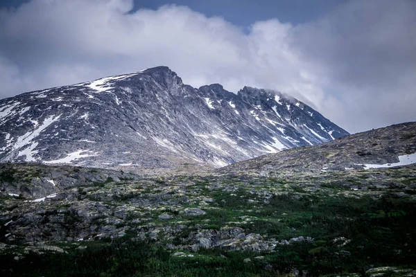 Скелясті гори сцени природи на Алясці Британської Колумбії кордоні — стокове фото