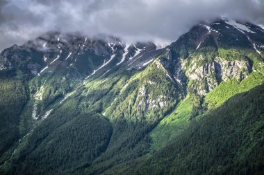 İngiliz Kolombiyası'na Alaska beyaz pass karayolu ile sürüş