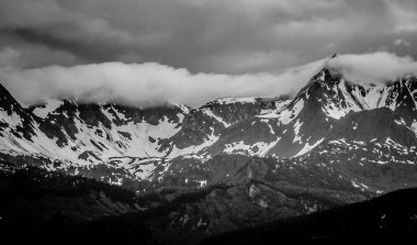 çamur Körfez alaska dağ silsilesi gün batımında